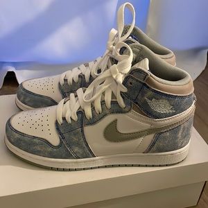 Air Jordan 1 Retro High OG “Hyper Royal”- mens 7 NOT SURE IF I WANT TO SELL